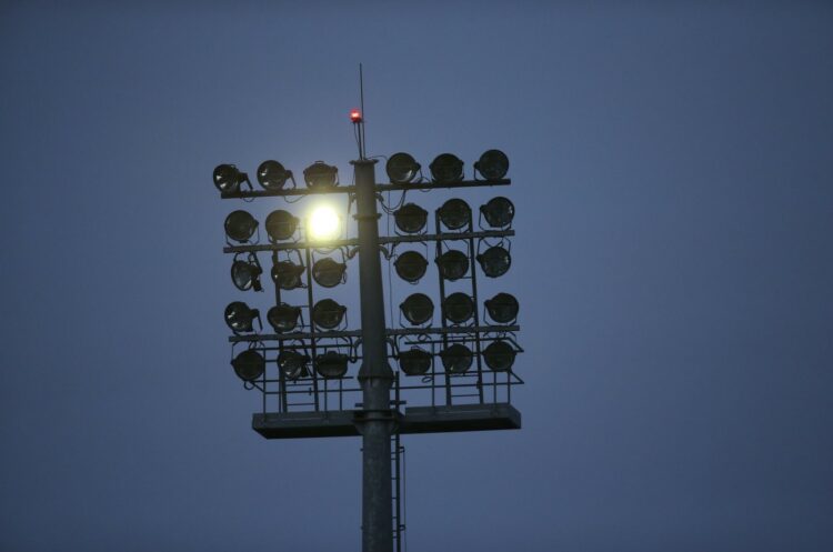 Le gouvernement songe à interdire les événements sportifs en soirée