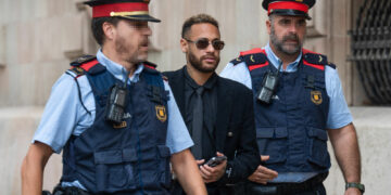 Procès Neymar : le parquet retire ses accusations