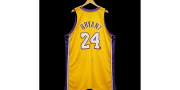 Enchères : un maillot de Kobe Bryant grimpe sur le podium