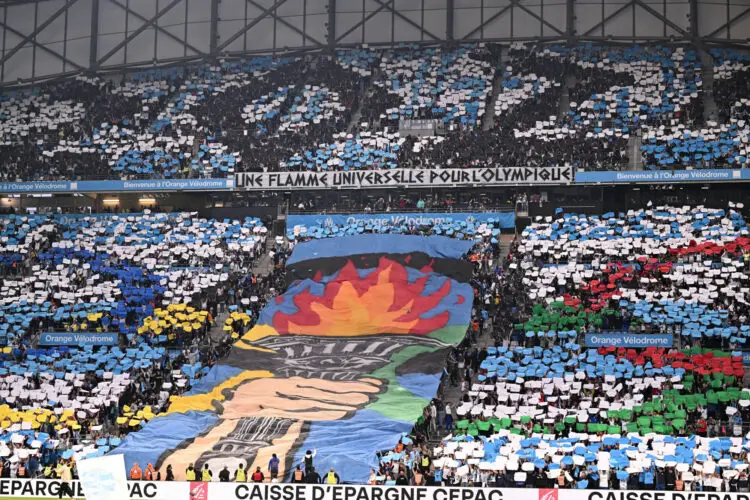 La flamme olympique arrive