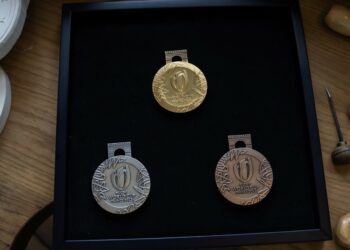 Des médailles fabriquées à partir de téléphones portables recyclés