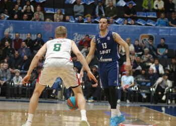 Les joueurs engagés en Russie restent non-sélectionnables