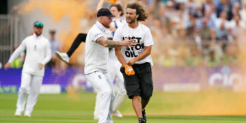 Les militants écologistes jugés coupables d’avoir interrompu un match