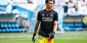 Il porte plainte contre son club après deux commotions cérébrales