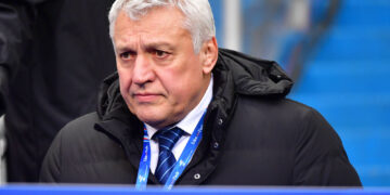 Claude Atcher porte plainte