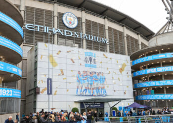 L’Angleterre lance la bataille