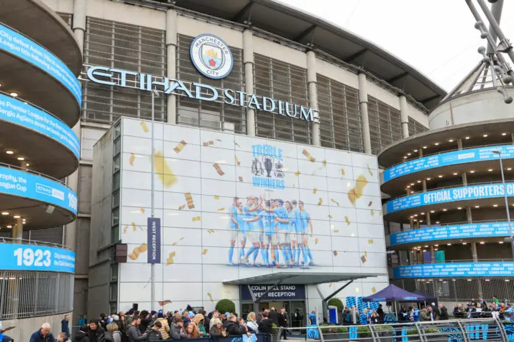 L’Angleterre lance la bataille