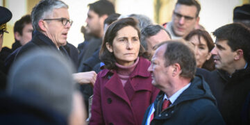 Macron vole au secours d’Amélie Oudéa-Castéra