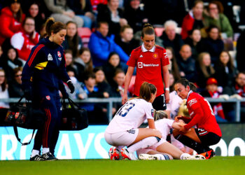 Pourquoi y a-t-il autant de ruptures ligamentaires chez les footballeuses ?