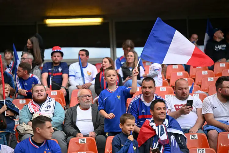 Le football reste un vecteur de lien social aux yeux des Français