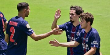 Le PSG bat les Bleues