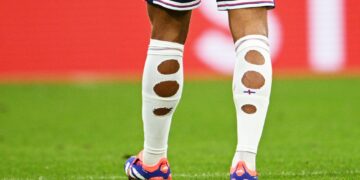 La FIFA s’attaque aux chaussettes trouées