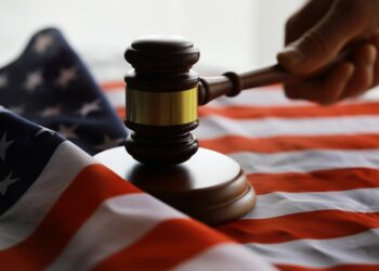 Le loup dans la bergerie ? Donald Trump, défenseur autoproclamé des vestiaires féminins et ennemi juré des athlètes non-binaires