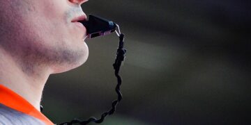 La « désubérisation » des arbitres du football anglais