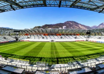 Faute de mieux, le Stade des Alpes passe en régie directe
