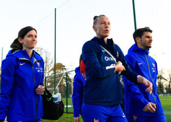 La FIFA veut accélérer la féminisation des bancs