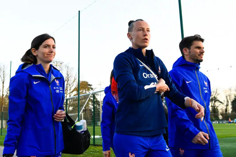 La FIFA veut accélérer la féminisation des bancs