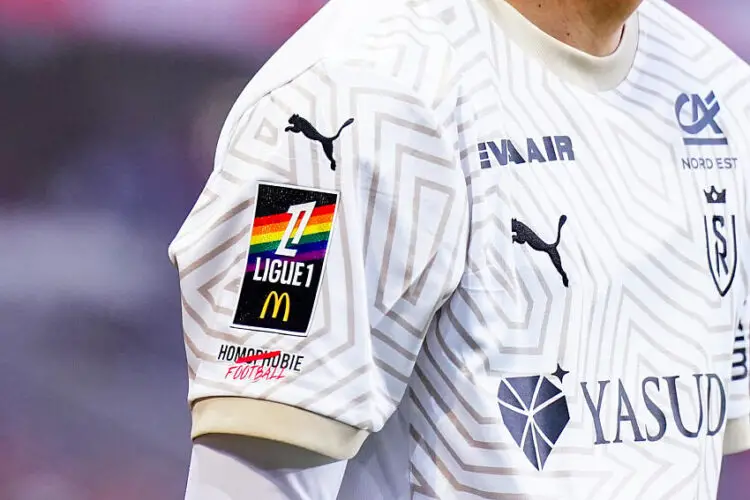 La fin des symboles arc-en-ciel en Ligue 1 fragilise sa stratégie d’engagement