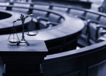 Sanction disciplinaire : quand l’absence d’avocat entraîne l’annulation