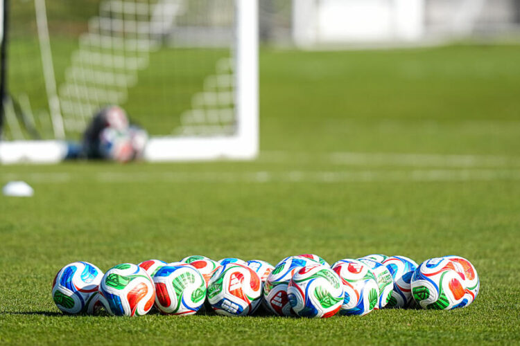 La France talonne le Brésil dans l’exportation de footballeurs