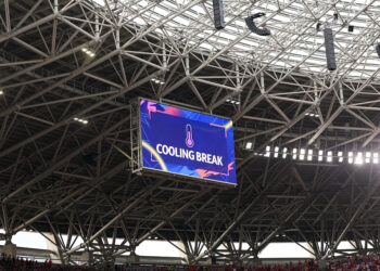 Le football est-il devenu incompatible avec ses ambitions climatiques ?