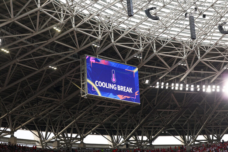 Le football est-il devenu incompatible avec ses ambitions climatiques ?
