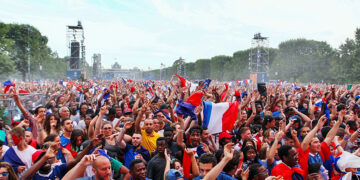Treize fiches pour réduire l’empreinte des fan-zones
