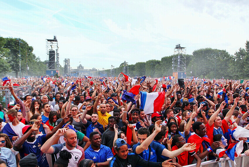 Treize fiches pour réduire l’empreinte des fan-zones
